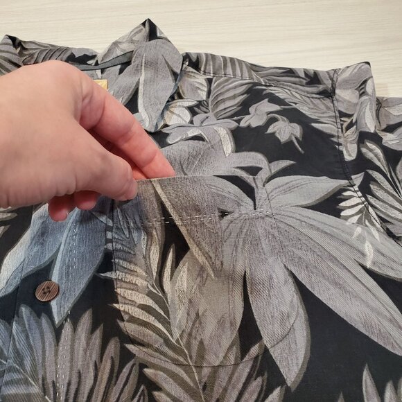 Tommy Bahama Silk Hawaiian Floral Aloha Button Down Shirt Size M Leaf Tropical - Picture 5 of 9